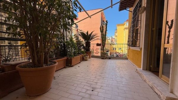 appartamento in vendita a Napoli in zona Bagnoli