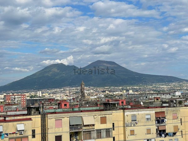 appartamento in vendita a Napoli in zona Poggioreale