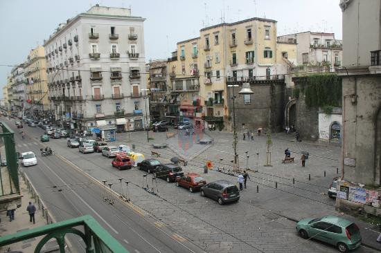 negozio in vendita a Napoli in zona Mercato