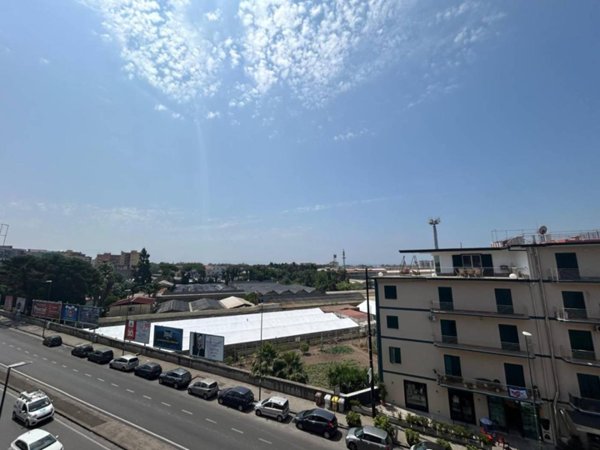 appartamento in vendita a Napoli in zona Barra