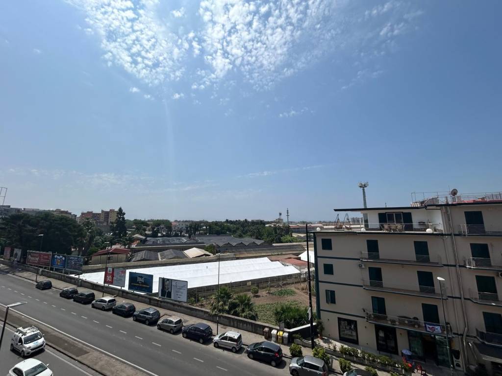 appartamento in vendita a Napoli in zona Barra