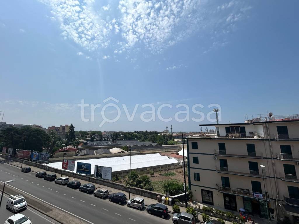 appartamento in vendita a Napoli in zona Barra