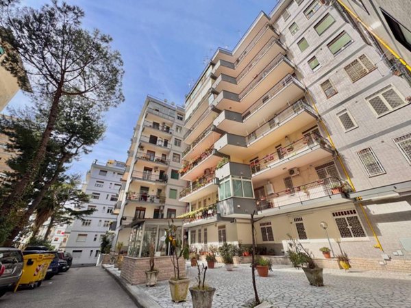 appartamento in vendita a Napoli in zona Arenella
