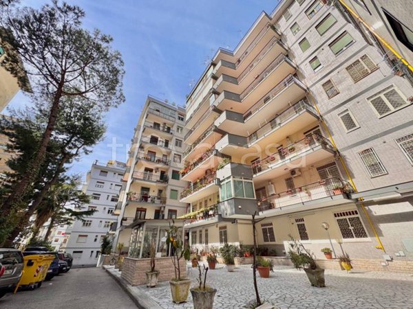 appartamento in vendita a Napoli in zona Arenella