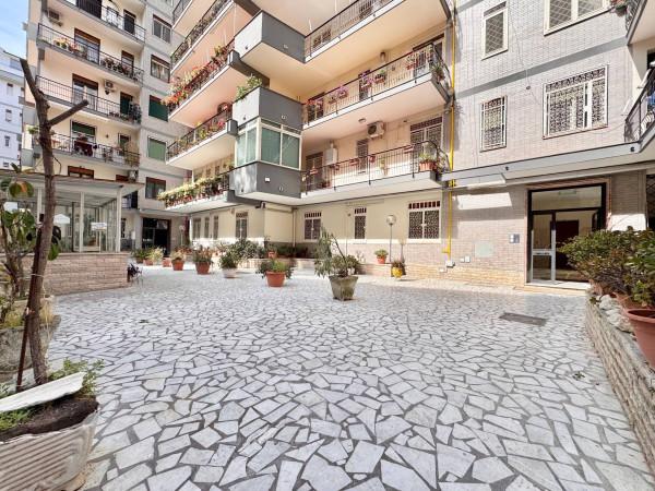 appartamento in vendita a Napoli in zona Arenella