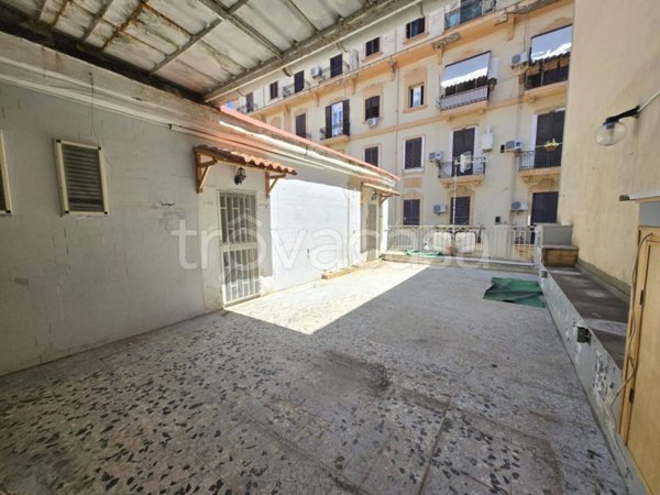 appartamento in vendita a Napoli in zona Stella