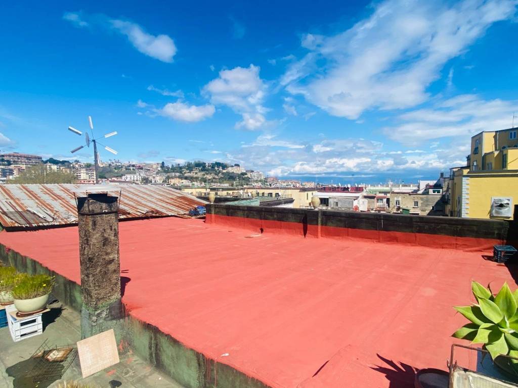 appartamento in vendita a Napoli in zona Stella