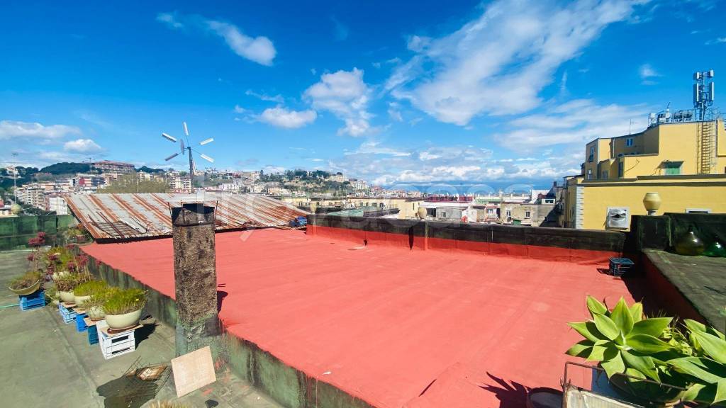 appartamento in vendita a Napoli in zona Stella