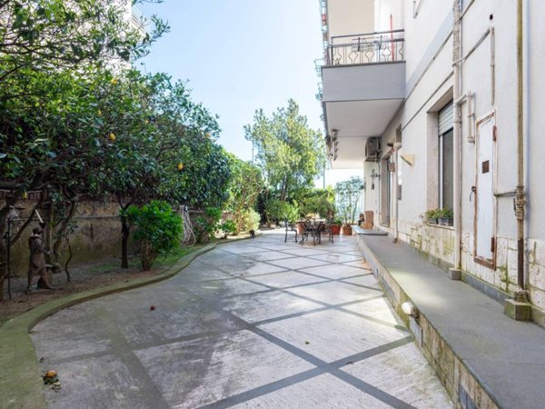 appartamento in vendita a Napoli in zona Posillipo