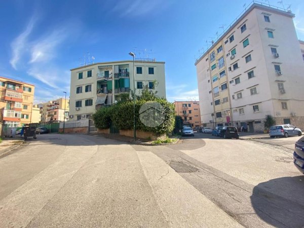appartamento in vendita a Napoli in zona Fuorigrotta