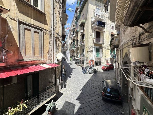 monolocale in vendita a Napoli in zona Stella
