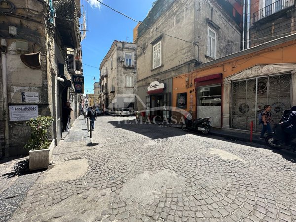 monolocale in vendita a Napoli in zona Stella