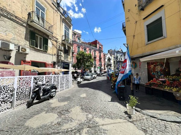 monolocale in vendita a Napoli in zona Stella