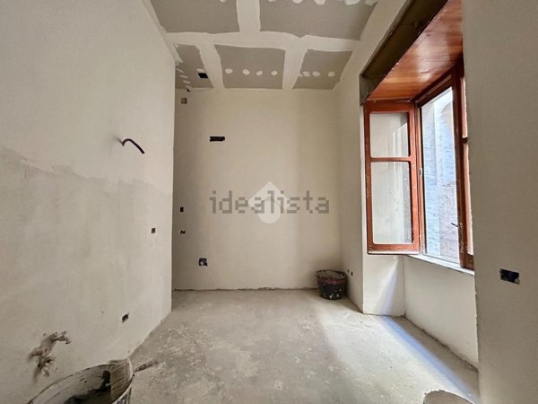 appartamento in vendita a Napoli in zona San Lorenzo