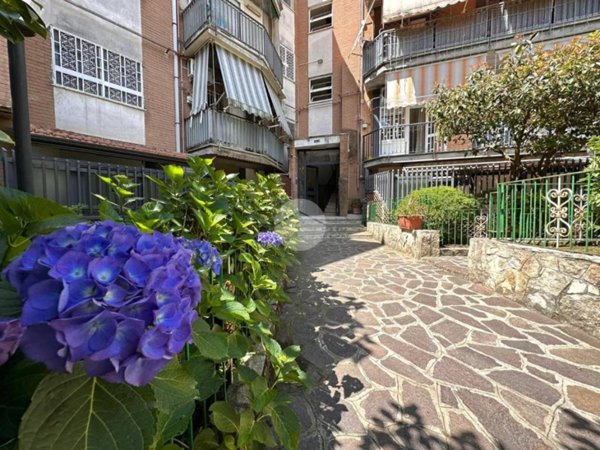 appartamento in vendita a Napoli in zona Bagnoli
