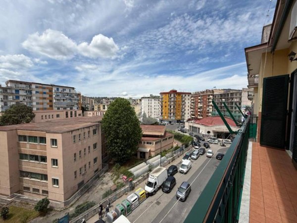 appartamento in vendita a Napoli in zona Fuorigrotta
