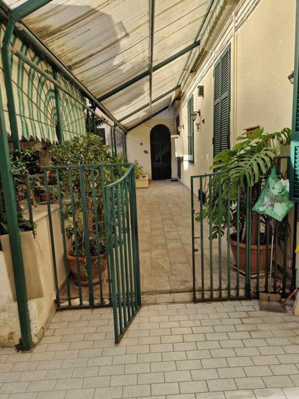 appartamento in vendita a Napoli in zona Stella