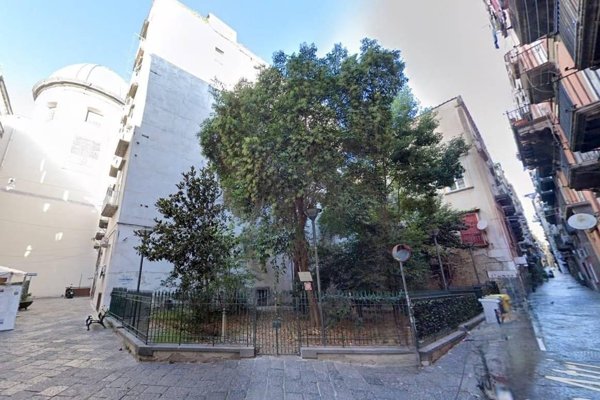 appartamento in vendita a Napoli in zona Stella