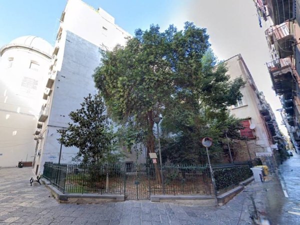 appartamento in vendita a Napoli in zona Stella