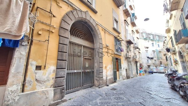 appartamento in vendita a Napoli in zona Avvocata