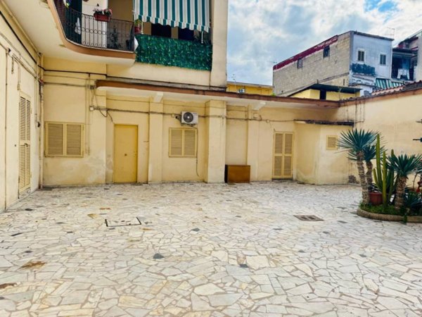 appartamento in vendita a Napoli in zona Capodichino