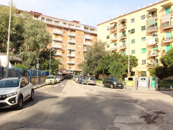 appartamento in vendita a Napoli in zona Bagnoli