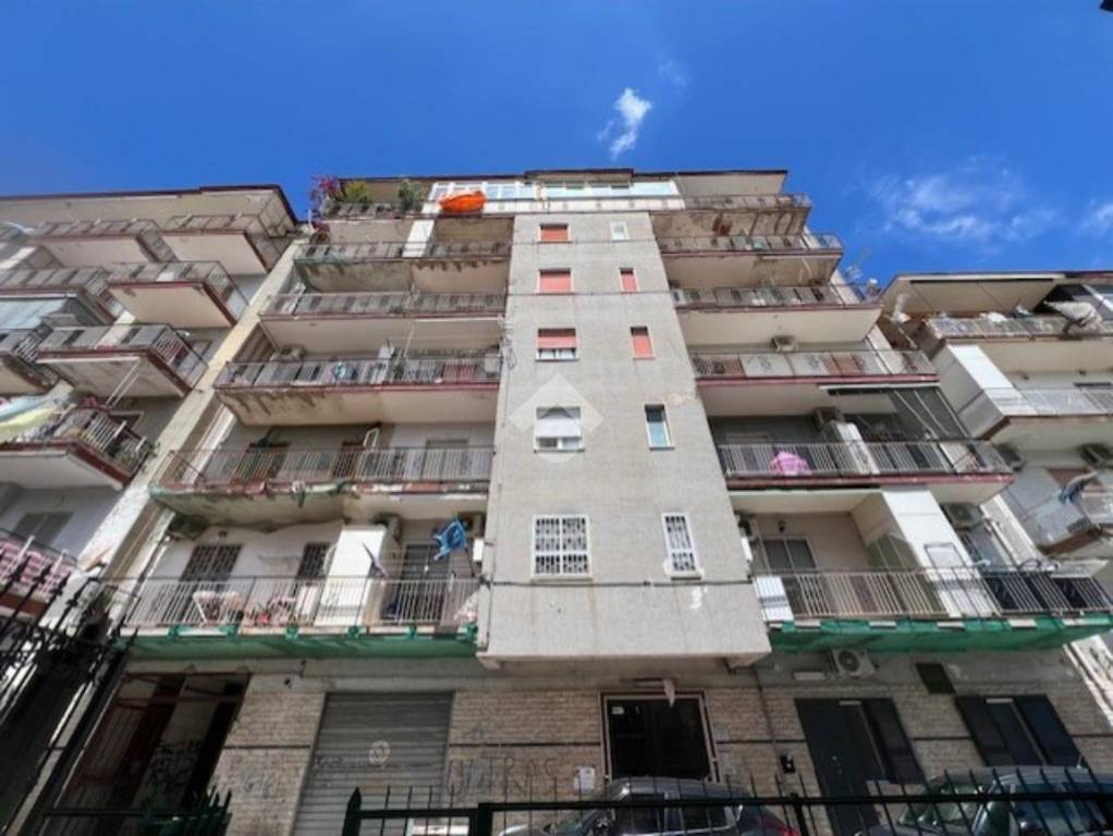 appartamento in vendita a Napoli in zona Pianura
