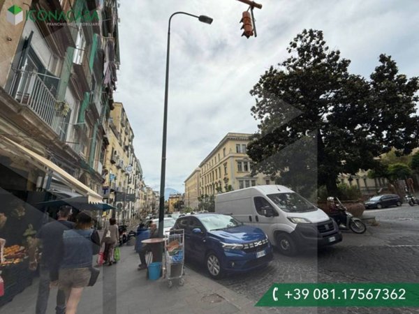 negozio in vendita a Napoli in zona Avvocata