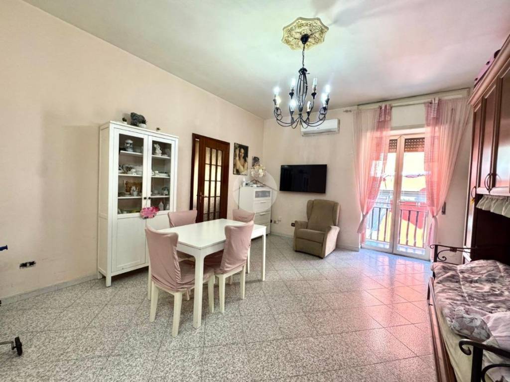 appartamento in vendita a Napoli in zona Stella
