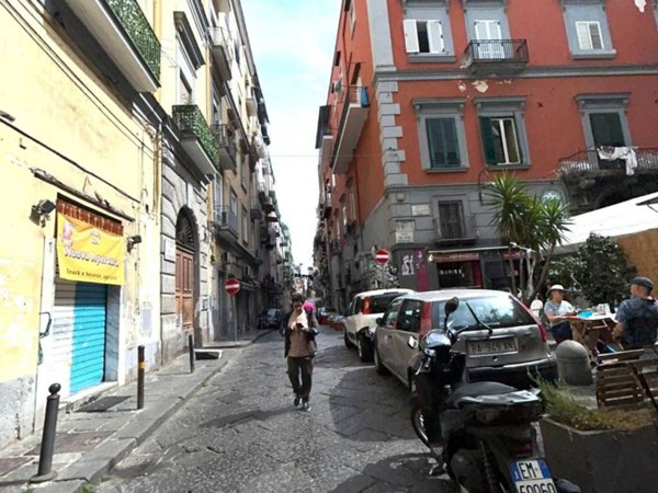 appartamento in vendita a Napoli in zona San Lorenzo