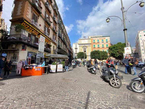 appartamento in vendita a Napoli in zona Montecalvario