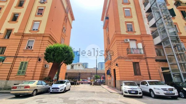 appartamento in vendita a Napoli in zona Vicaria