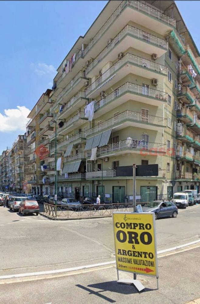 negozio in vendita a Napoli in zona Pianura