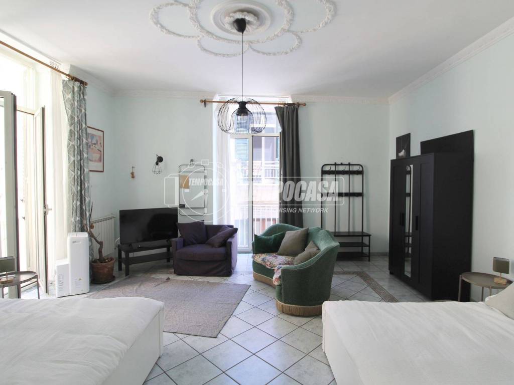 appartamento in vendita a Napoli in zona Chiaia