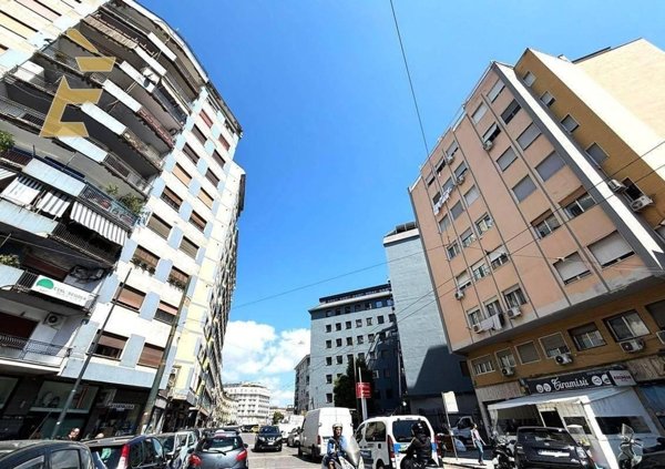 appartamento in vendita a Napoli in zona Pendino / San Giuseppe