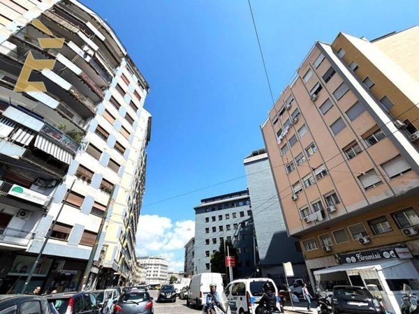 appartamento in vendita a Napoli in zona Mercato