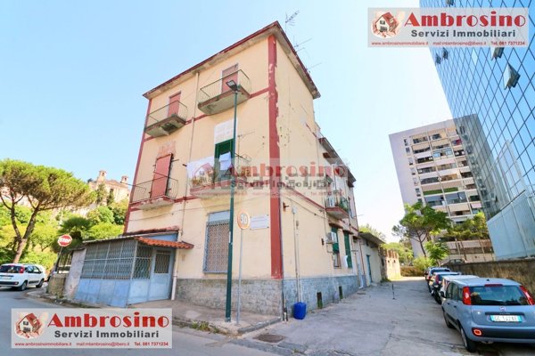 casa indipendente in vendita a Napoli in zona Poggioreale