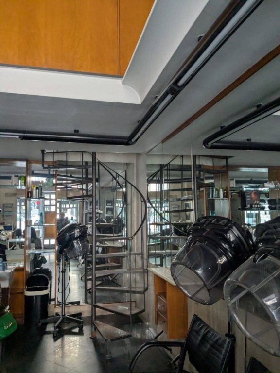 negozio in vendita a Napoli in zona Avvocata