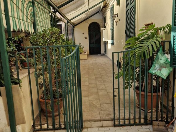 appartamento in vendita a Napoli in zona Stella