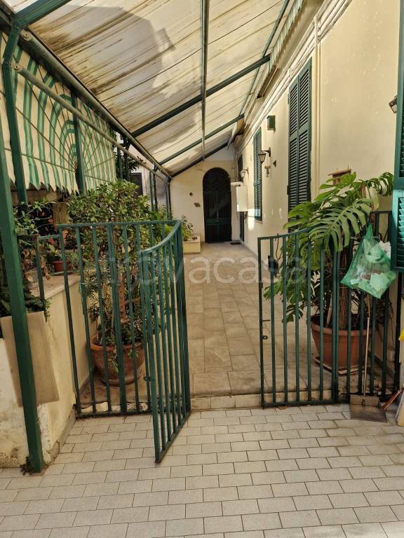 appartamento in vendita a Napoli in zona Stella