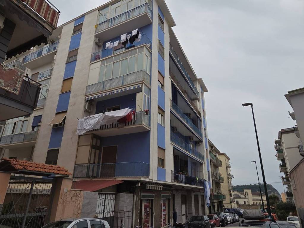 appartamento in vendita a Napoli in zona Bagnoli