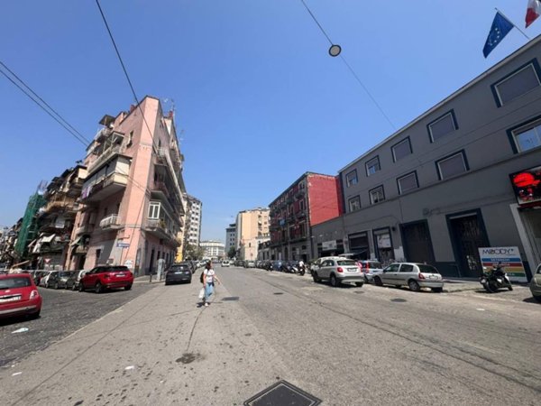 appartamento in vendita a Napoli in zona Mercato