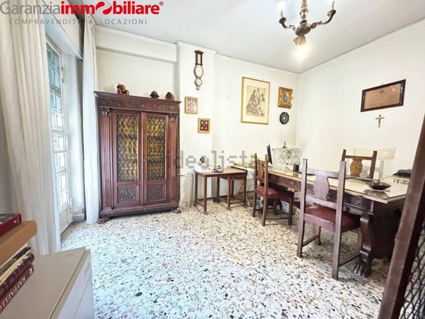 appartamento in vendita a Napoli in zona San Carlo all'Arena