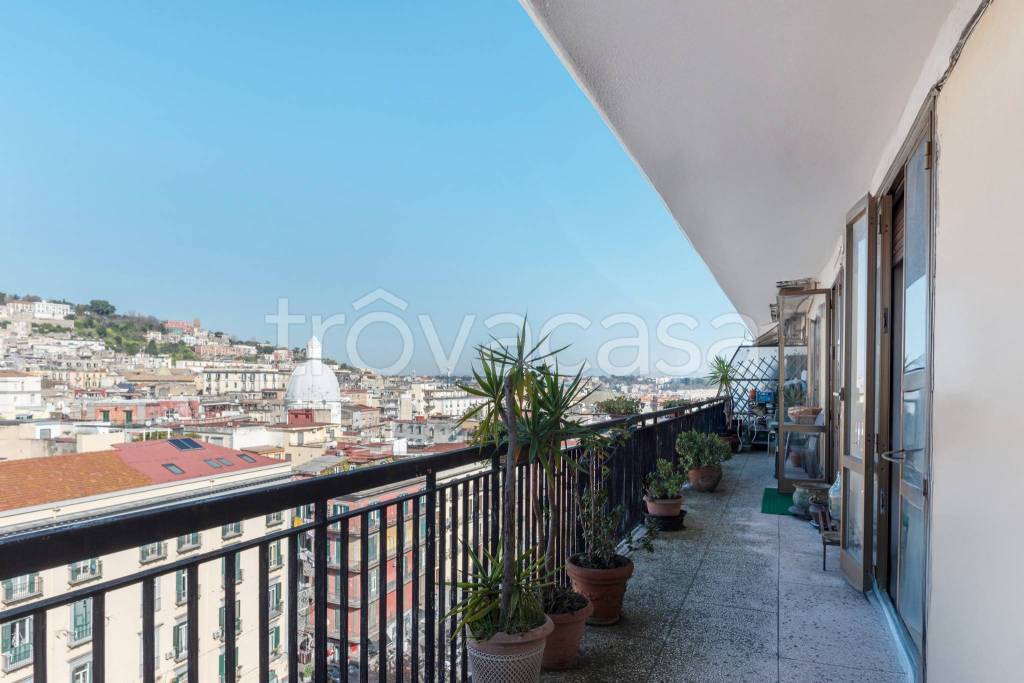 appartamento in vendita a Napoli in zona Stella