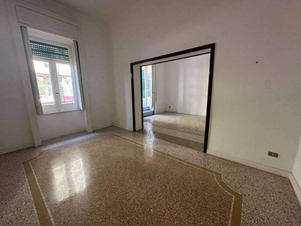 appartamento in vendita a Napoli in zona Chiaia