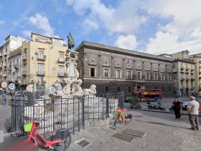 negozio in vendita a Napoli in zona Centro Antico
