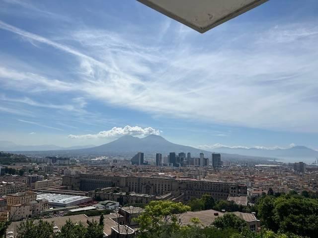 casa indipendente in vendita a Napoli in zona Capodimonte / Colli Aminei