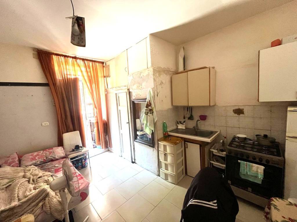 monolocale in vendita a Napoli in zona Pendino / San Giuseppe