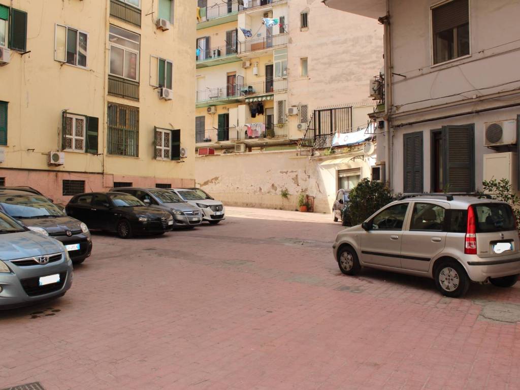appartamento in vendita a Napoli in zona Fuorigrotta