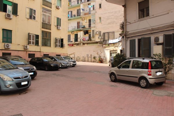 appartamento in vendita a Napoli in zona Fuorigrotta
